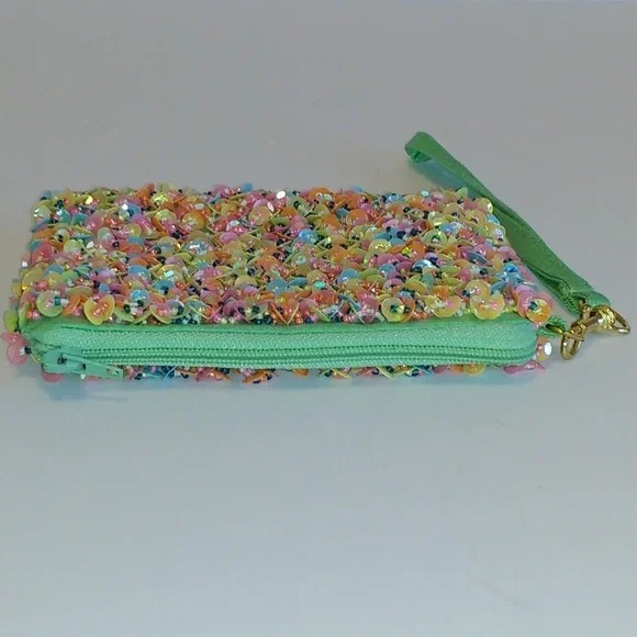 sea foam green pastel beaded wristlet - Picture 3 of 6
